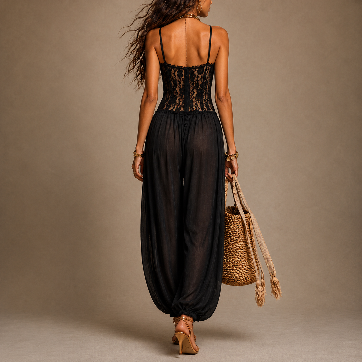 Tuta halter fluida con pizzo